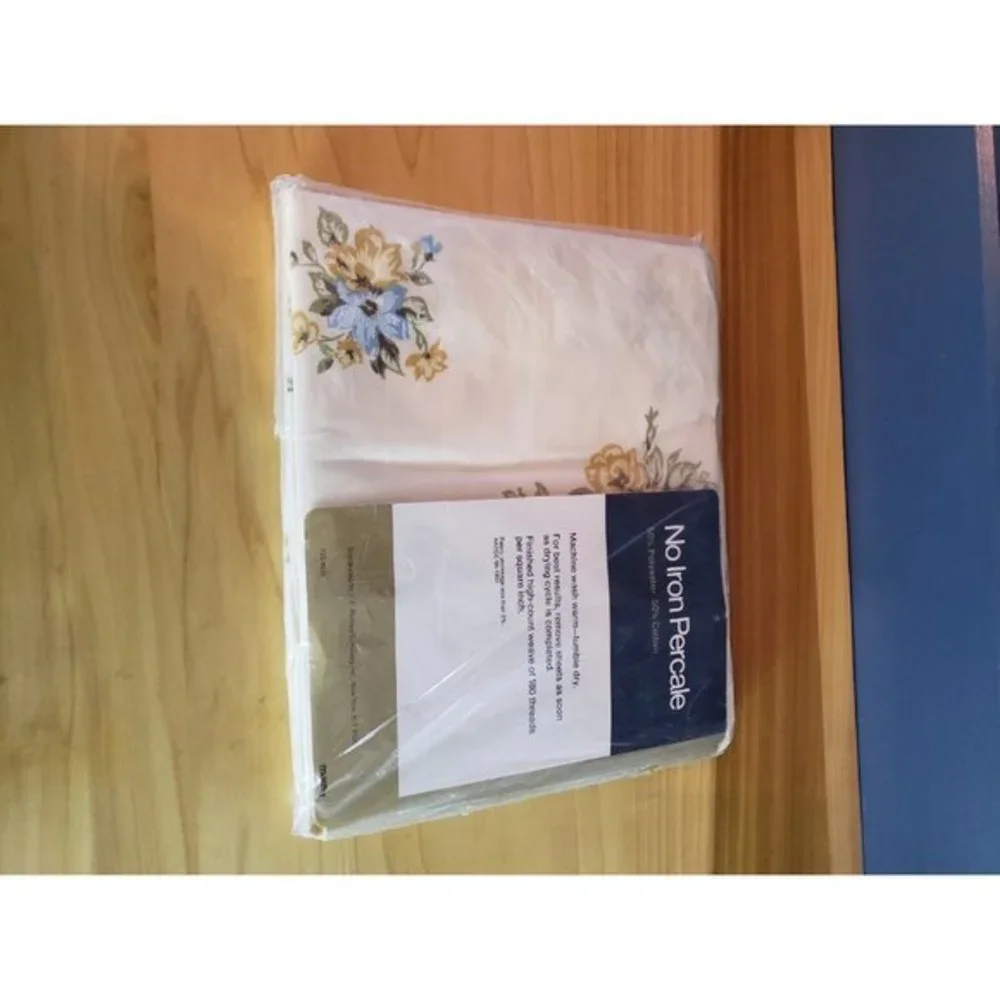 New‎ in Package Vintage 70s Floral Sheets